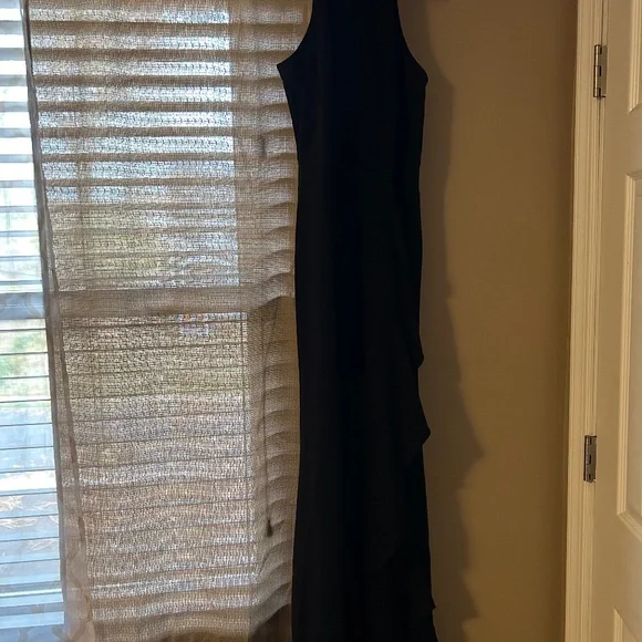 Dress - Picture 1 of 3